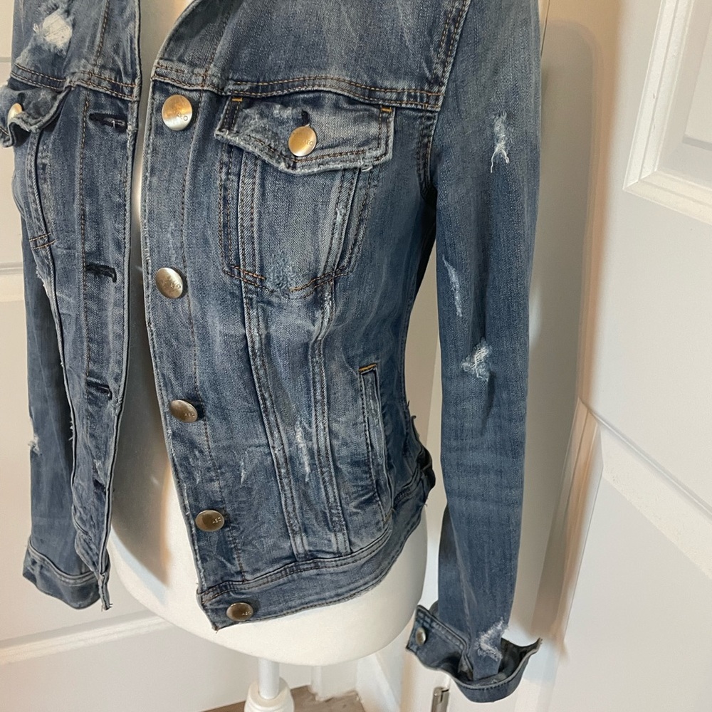 Perfect Condition American Eagle Distressed Jean Jacket; Stretchy - Picture 4 of 7